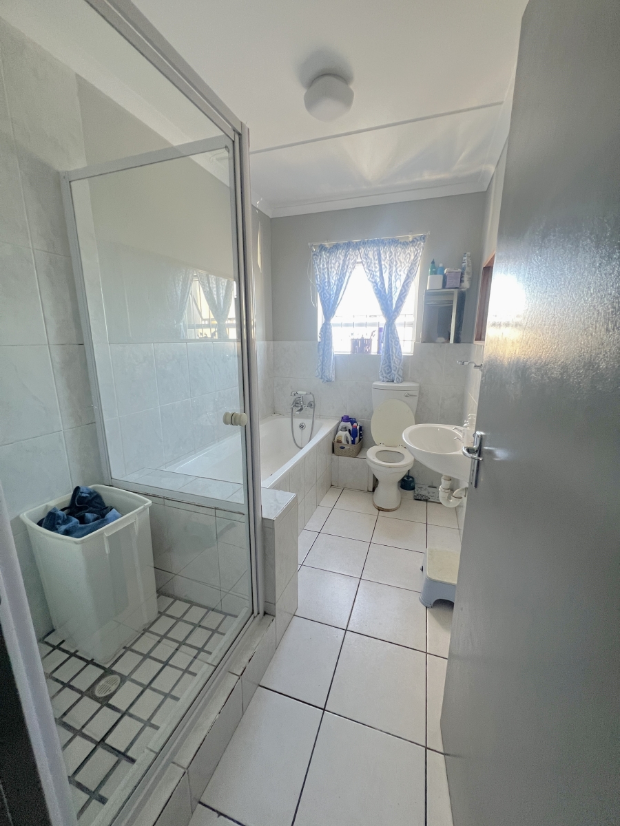 2 Bedroom Property for Sale in Guldenland Western Cape